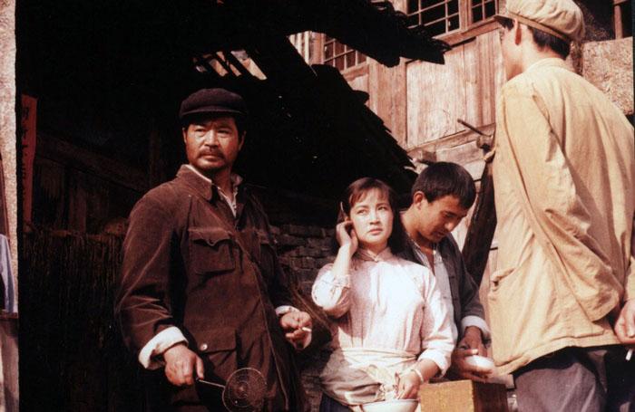 p>《芙蓉镇》是上海电影制片厂1986年摄制的剧情片,由 a href="#"